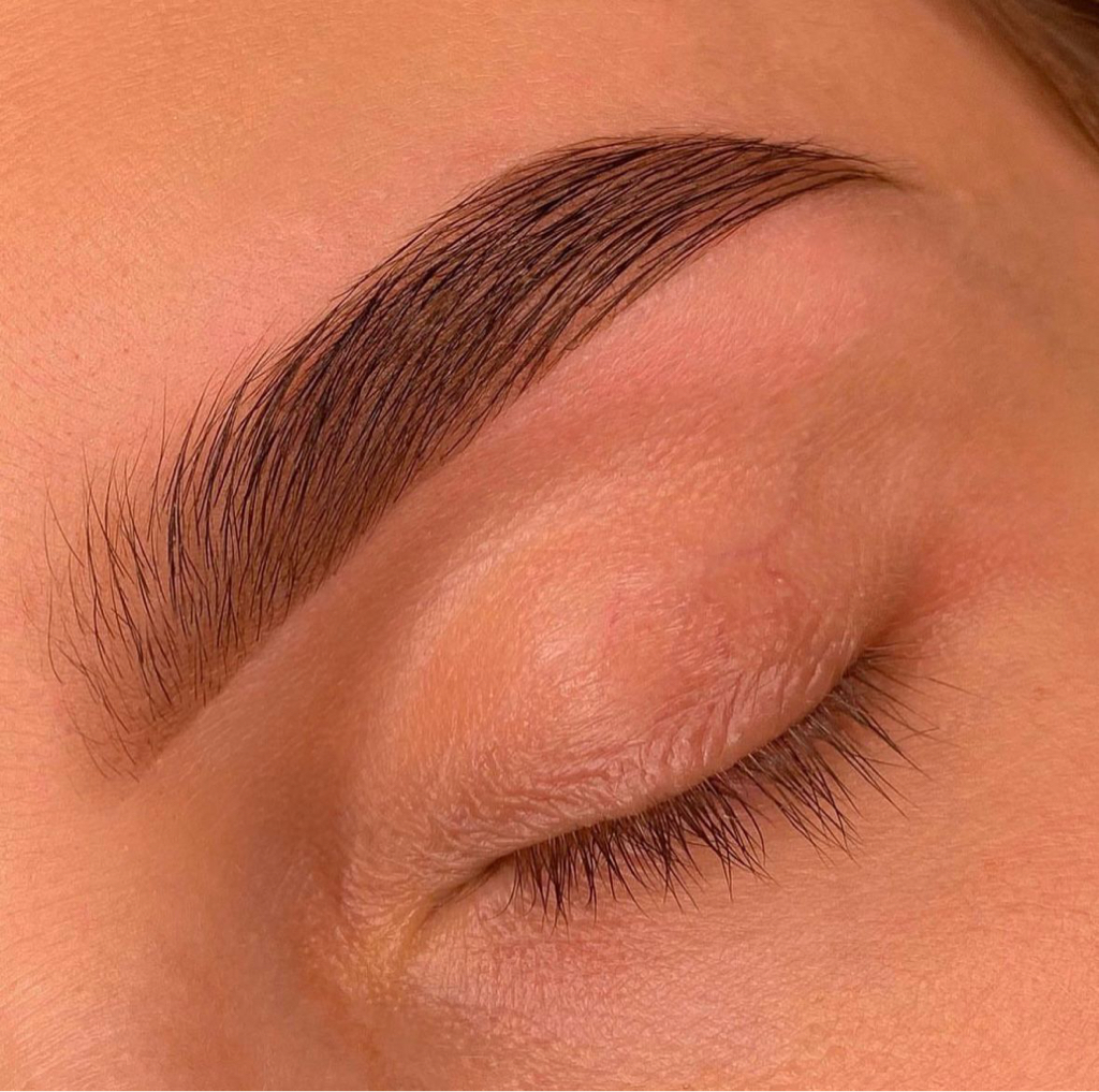 Архитектура бровей с окрашиванием