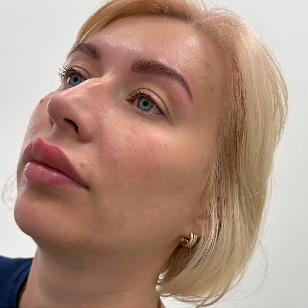 СуперКомбо «ламинирование ресниц + оформление бровей с окрашиванием»