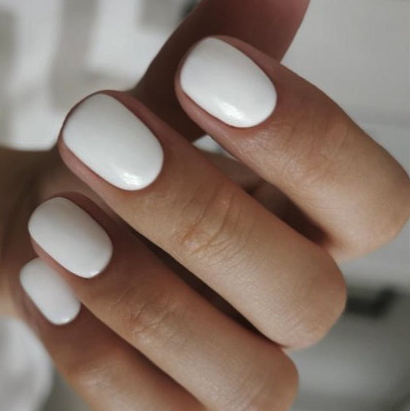 Комбо S (короткие ногти) комбинированный маникюр, укрепление или выравнивание, однотонное покрытие.