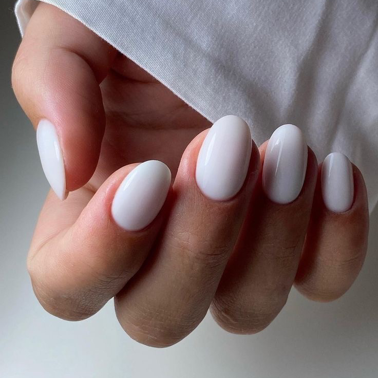 Комбо M (средние ногти)  комбинированный маникюр, укрепление или выравнивание, однотонное покрытие.