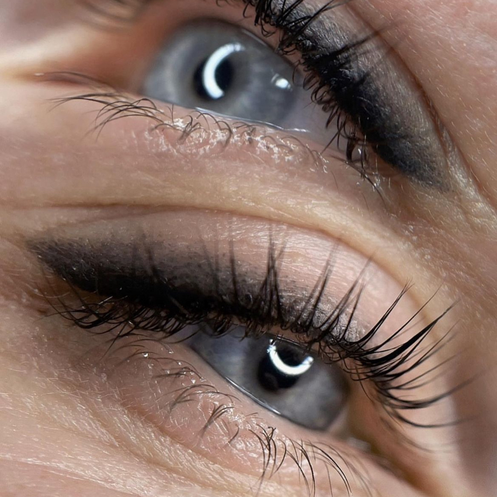 Permanents plakstiņu
Перманент стрелки