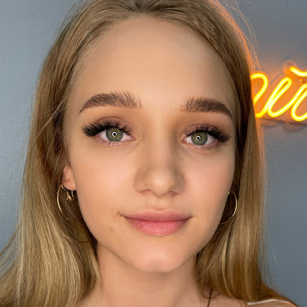 Наращивание ресниц (2,5D)