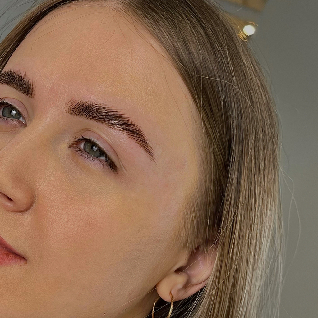 Долговременная укладка бровей (Укладка, коррекция и окрашивание)