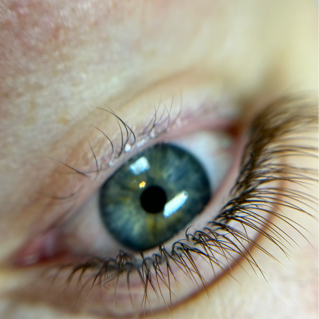 Классическое наращивание ресниц 1D