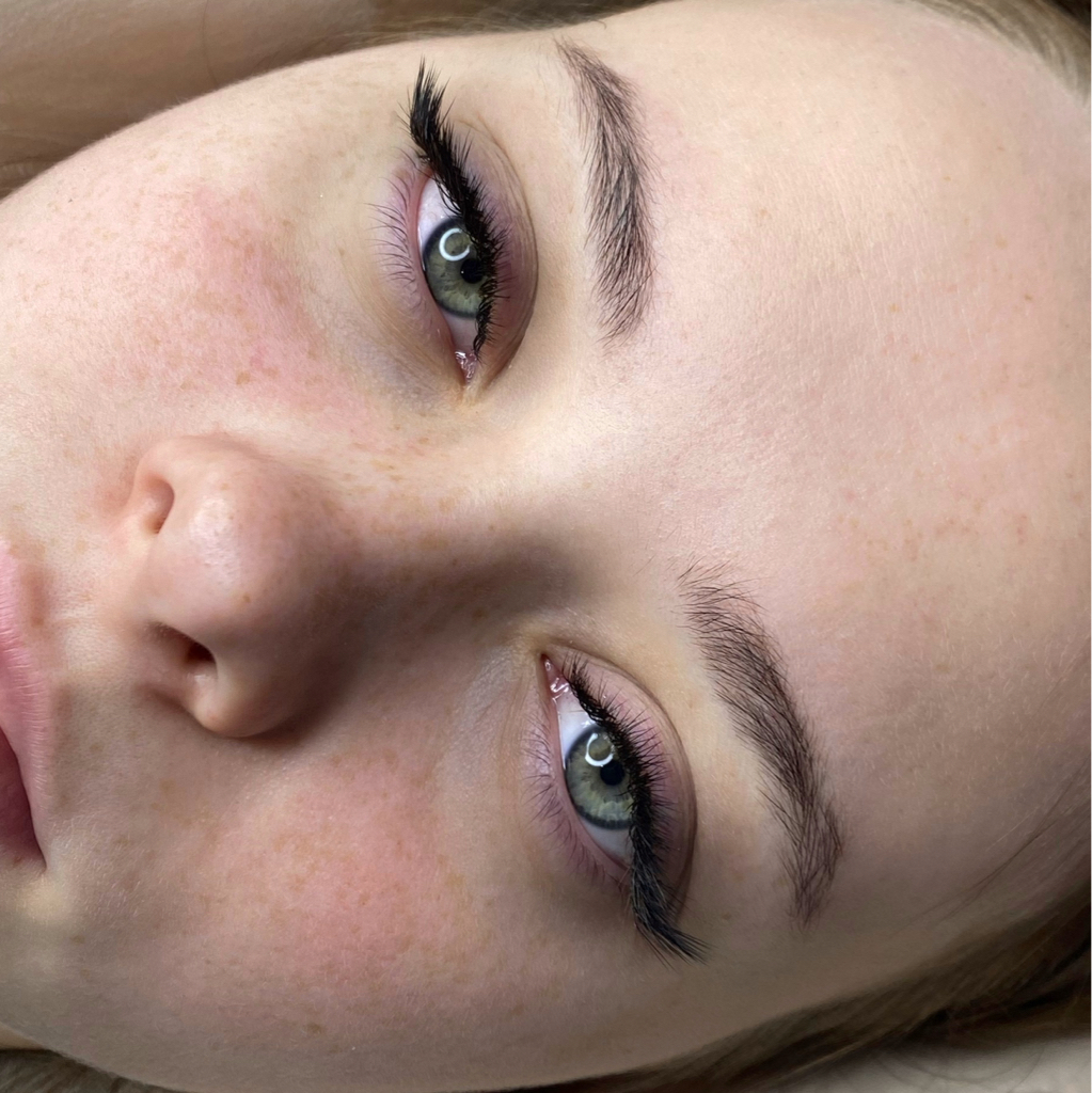 Наращение ресниц 3D