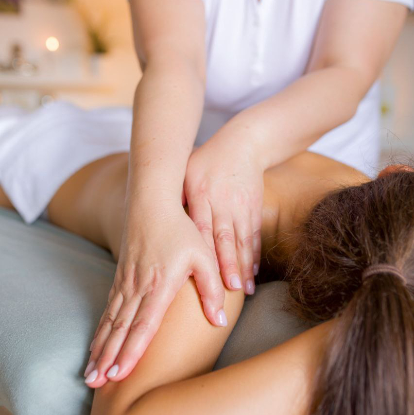 аllgemeine Ganzkörpermassage (einseitig) - Общий массаж тела (с одной стороны)