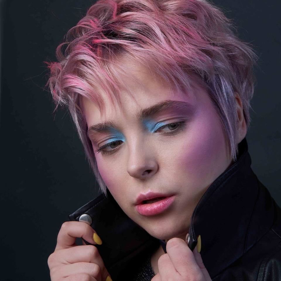 Сложное окрашивание (Короткие волосы - длина до ушей )