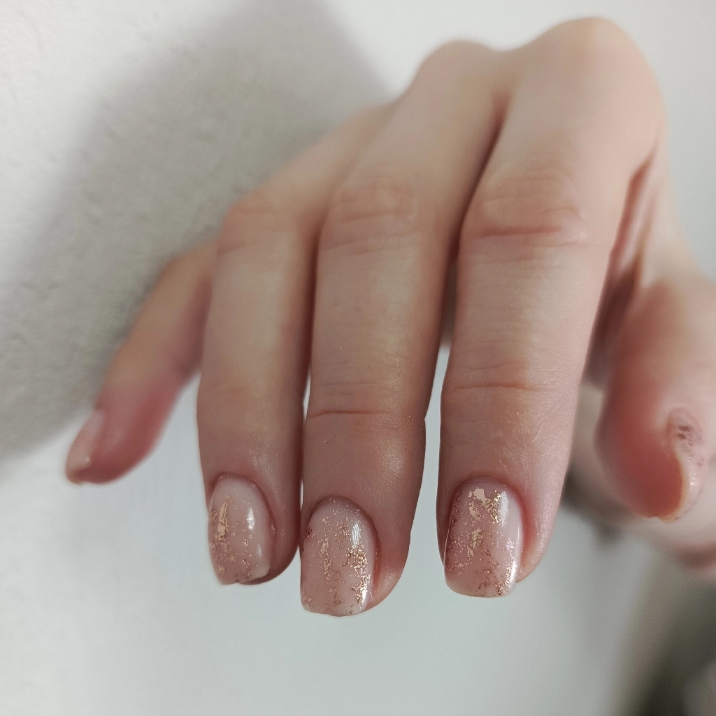 Маникюр с покрытием гель-лак