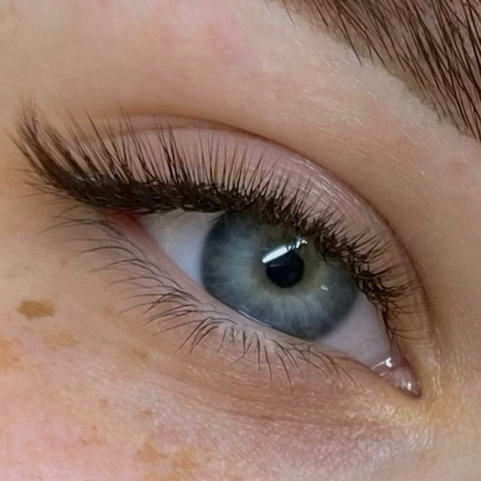 Наращивание ресниц «объем 1,5-2д/ мокрый эффект»