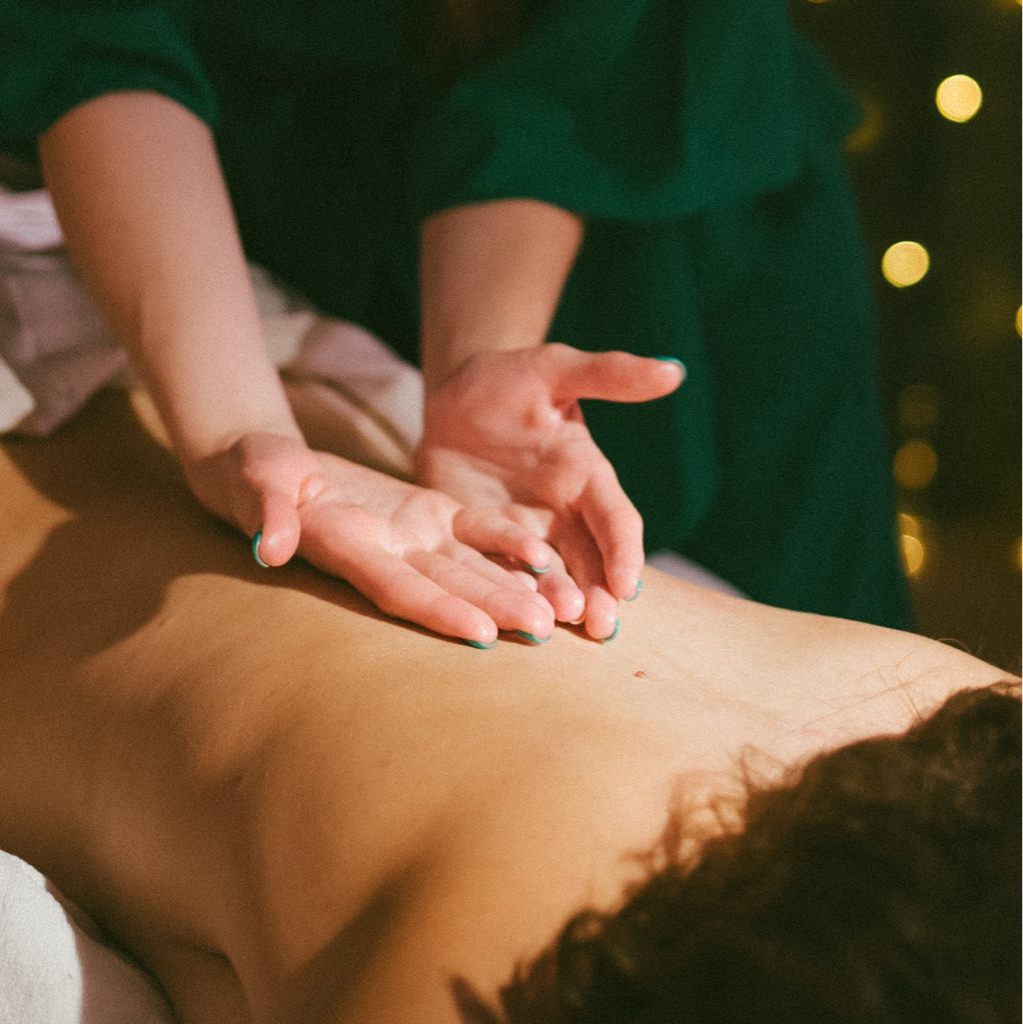 Массаж шеи и спины