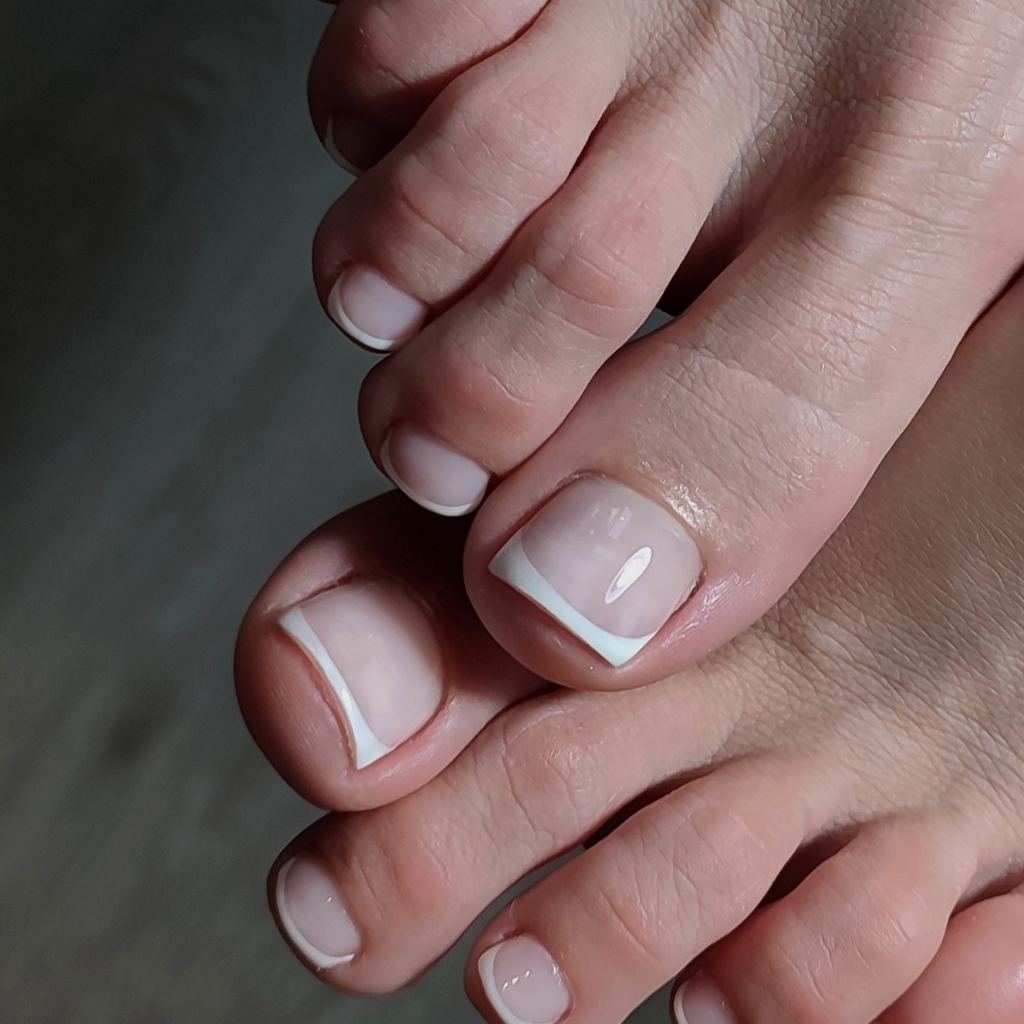 Педикюр профилактический с покрытием гель-лак (полный)