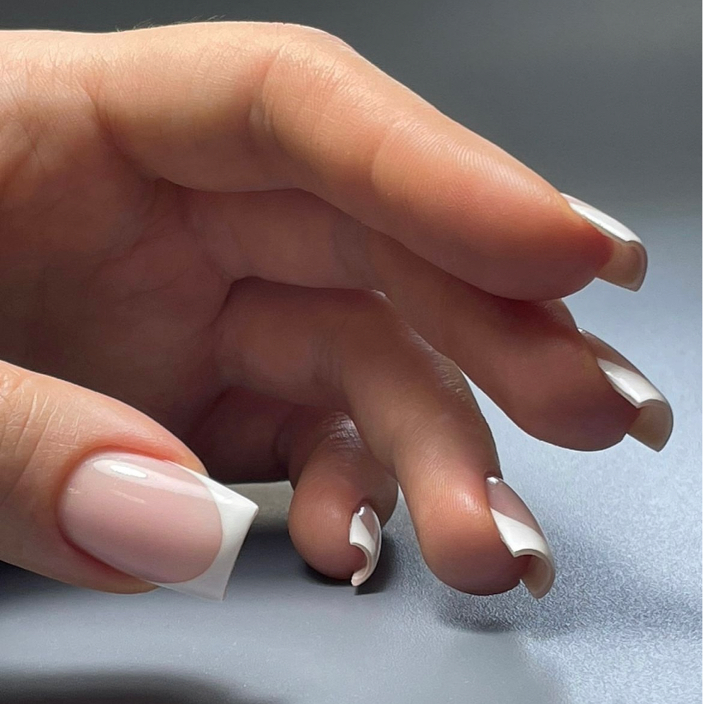 Наращивание ногтей. Френч. Длина до 3.