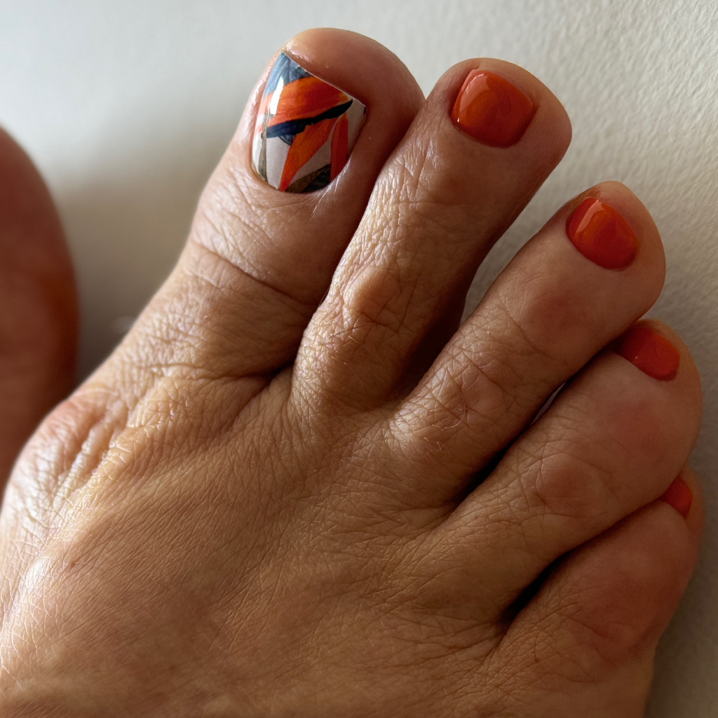 Педикюр аппаратный + гель-лак