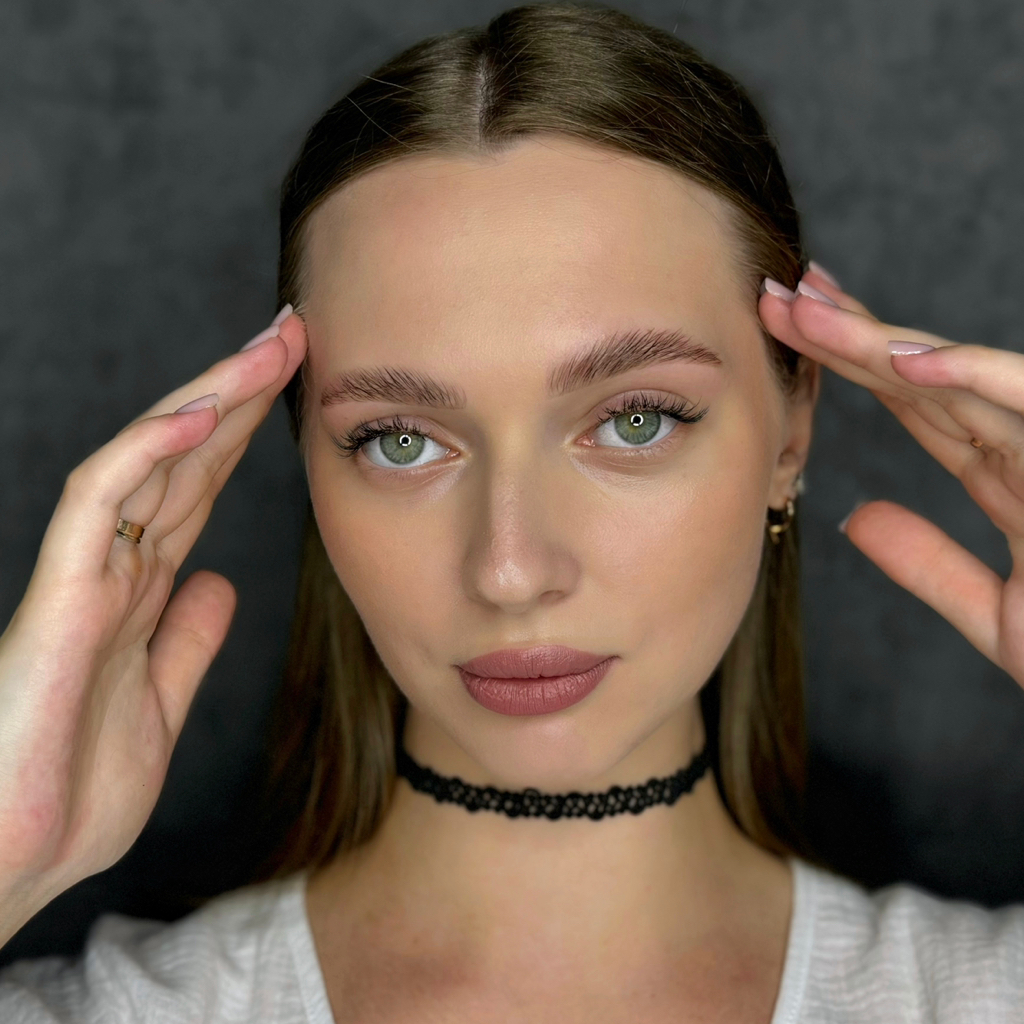 Ламинирование и окрашивание бровей