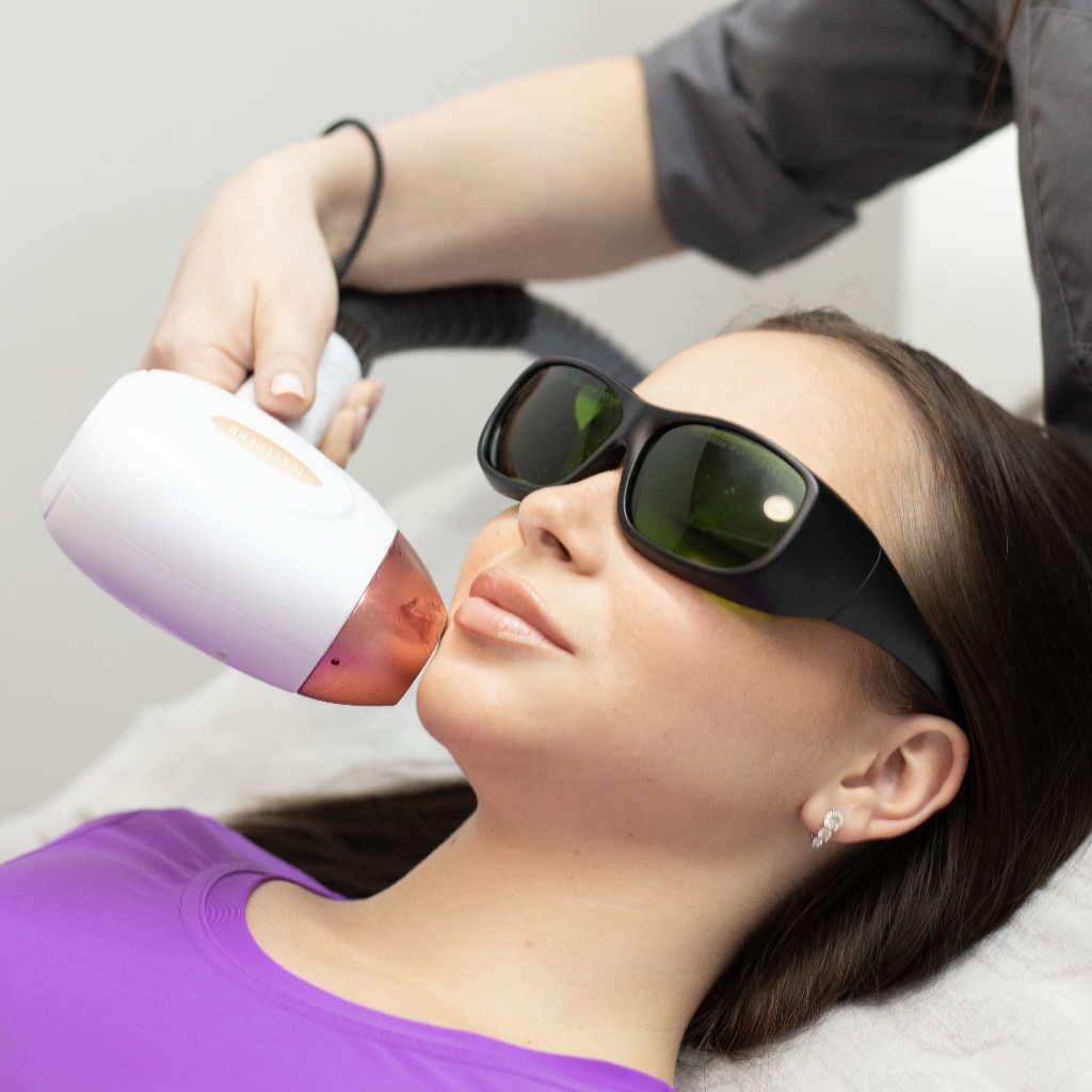 Зона на лице/шее/декольте маленькая