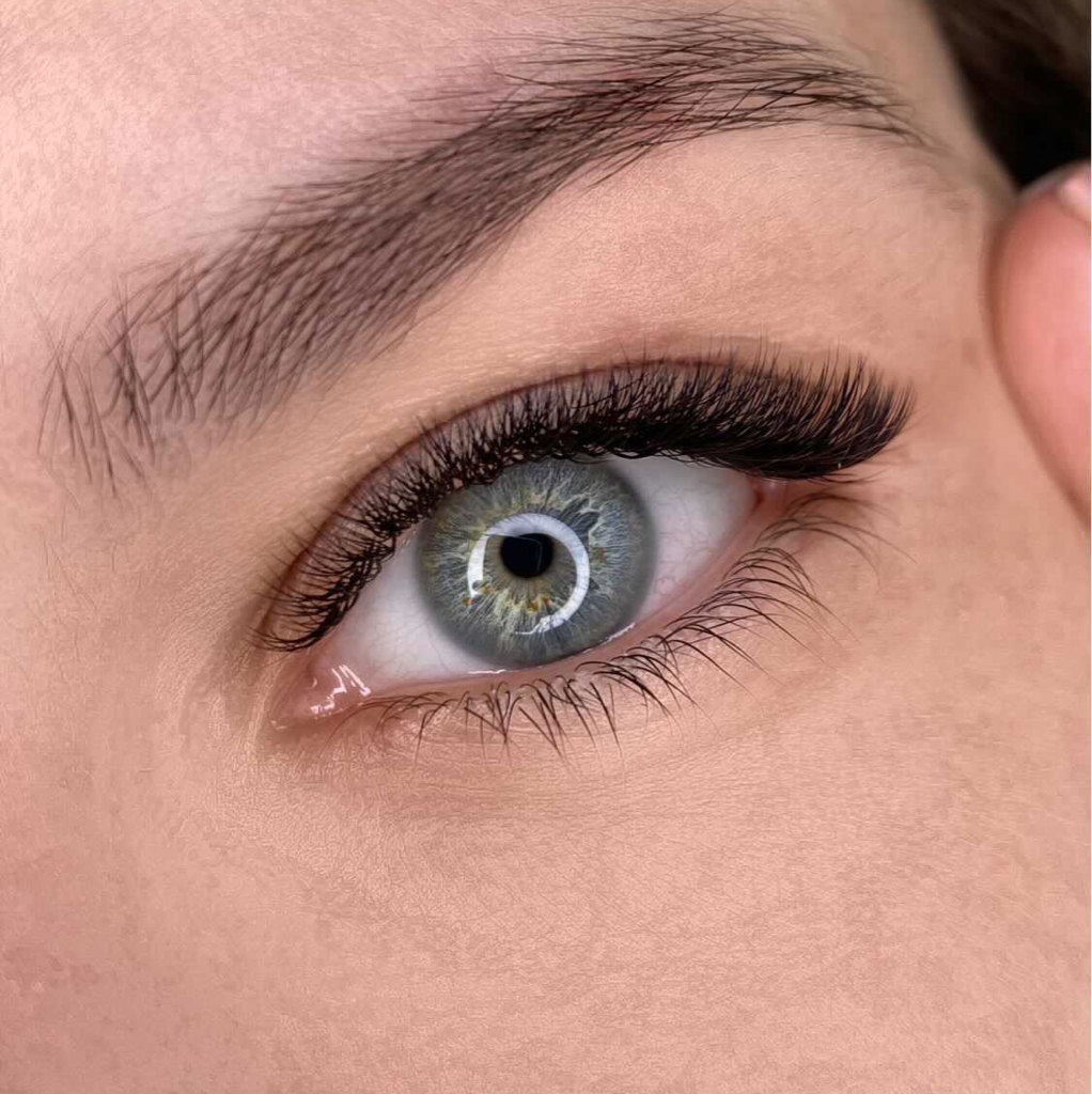 Наращивание ресниц (тройной объем)