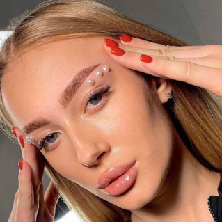 Архитектура бровей с окрашиванием