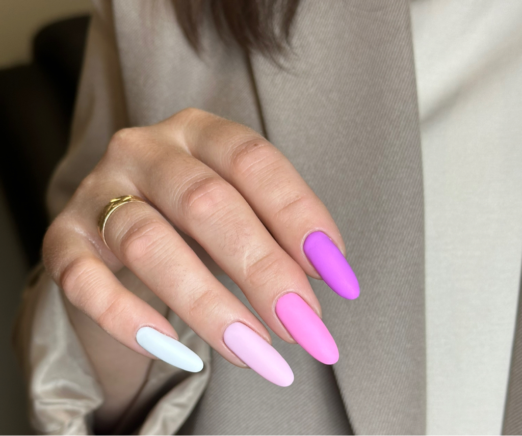 Маникюр+укрепление гелем максимально длинные