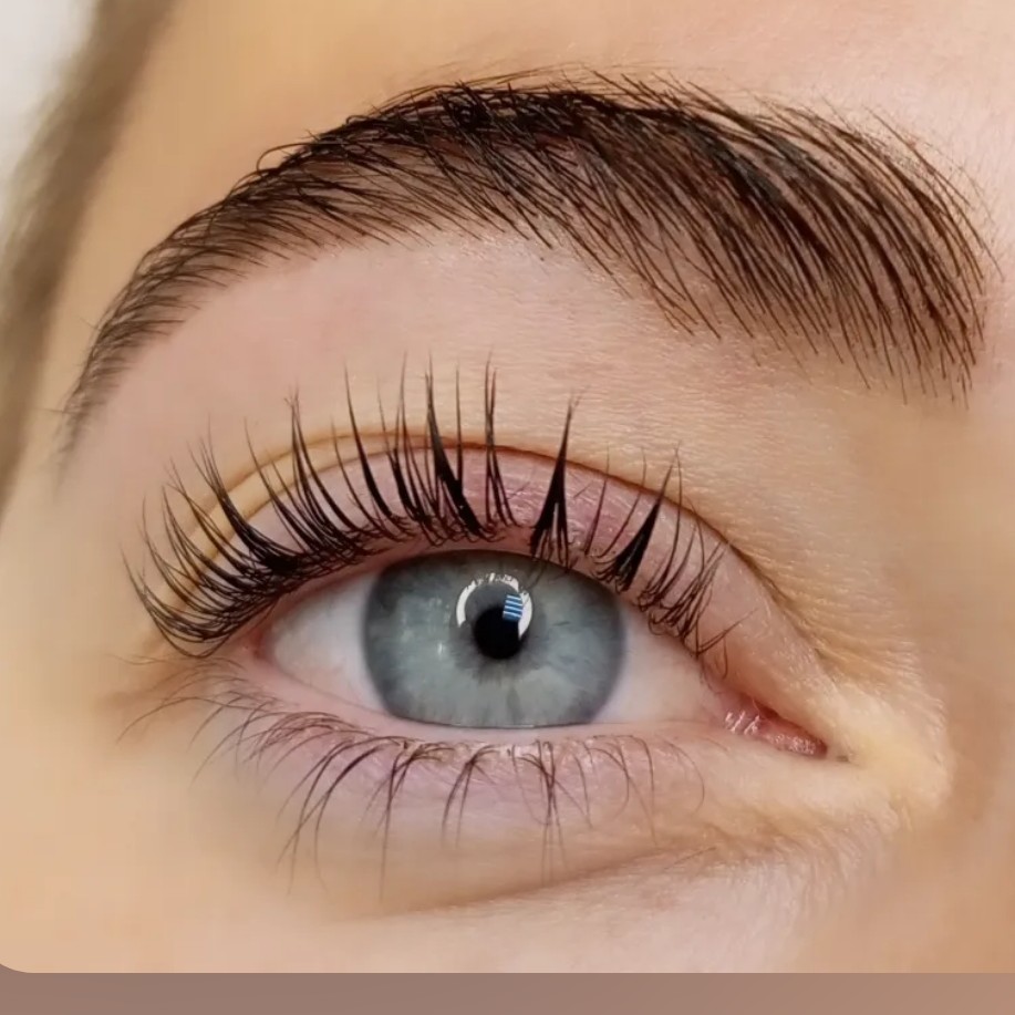 ‼️Комплекс‼️
Ламинирование ресниц
Долговременная укладка бровей