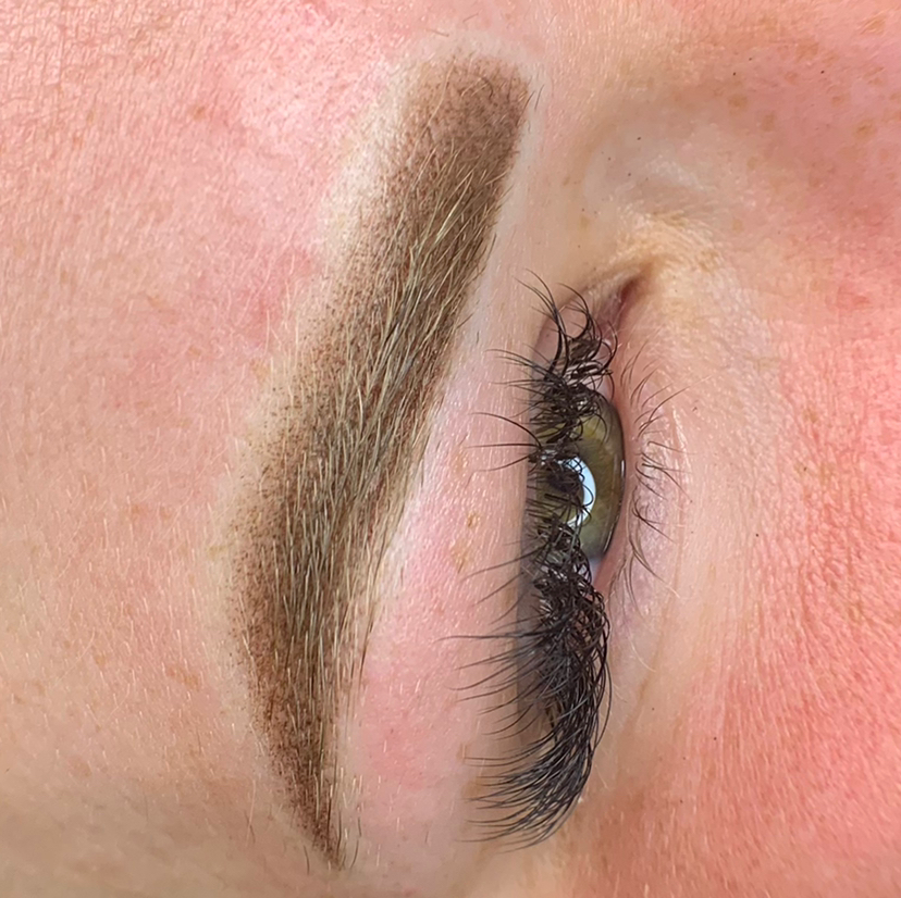 Перманентный макияж бровей