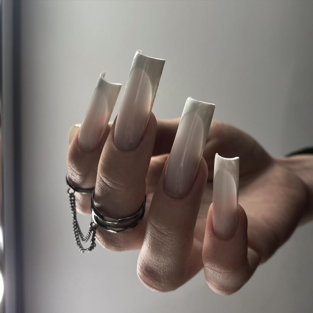 Наращивание ногтей