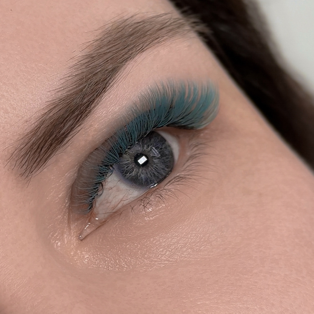 Наращивание ресниц 3D