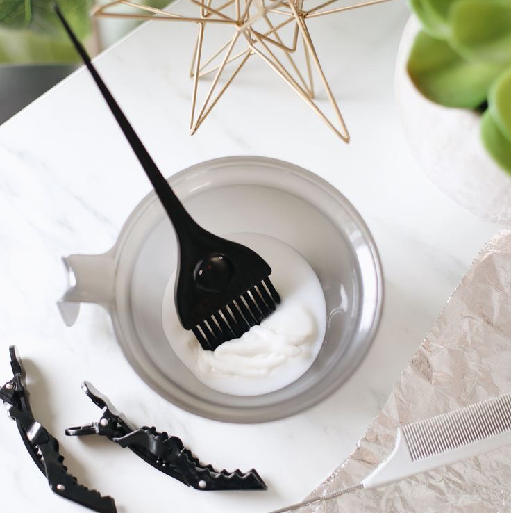 Окрашивание корней Matrix (1-2 см)