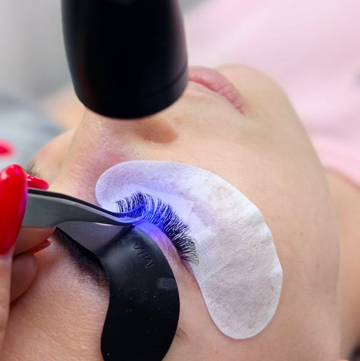 LED-наращивание ресниц (1D)