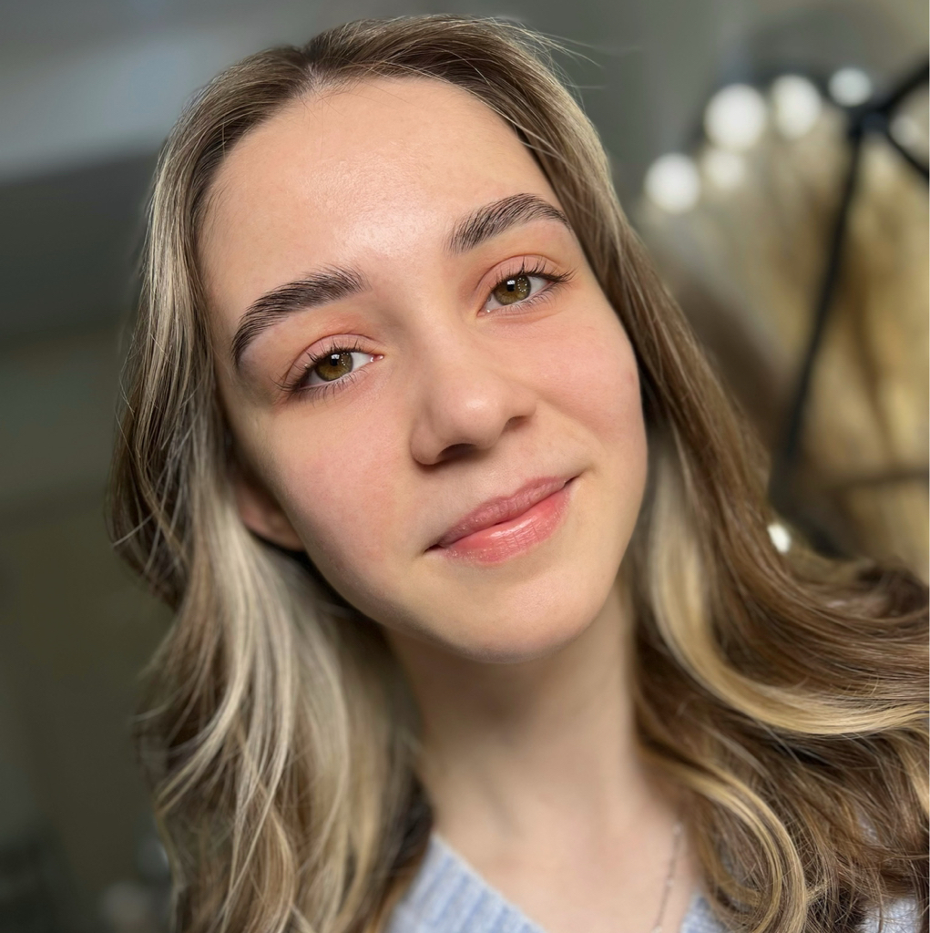 Коррекция бровей