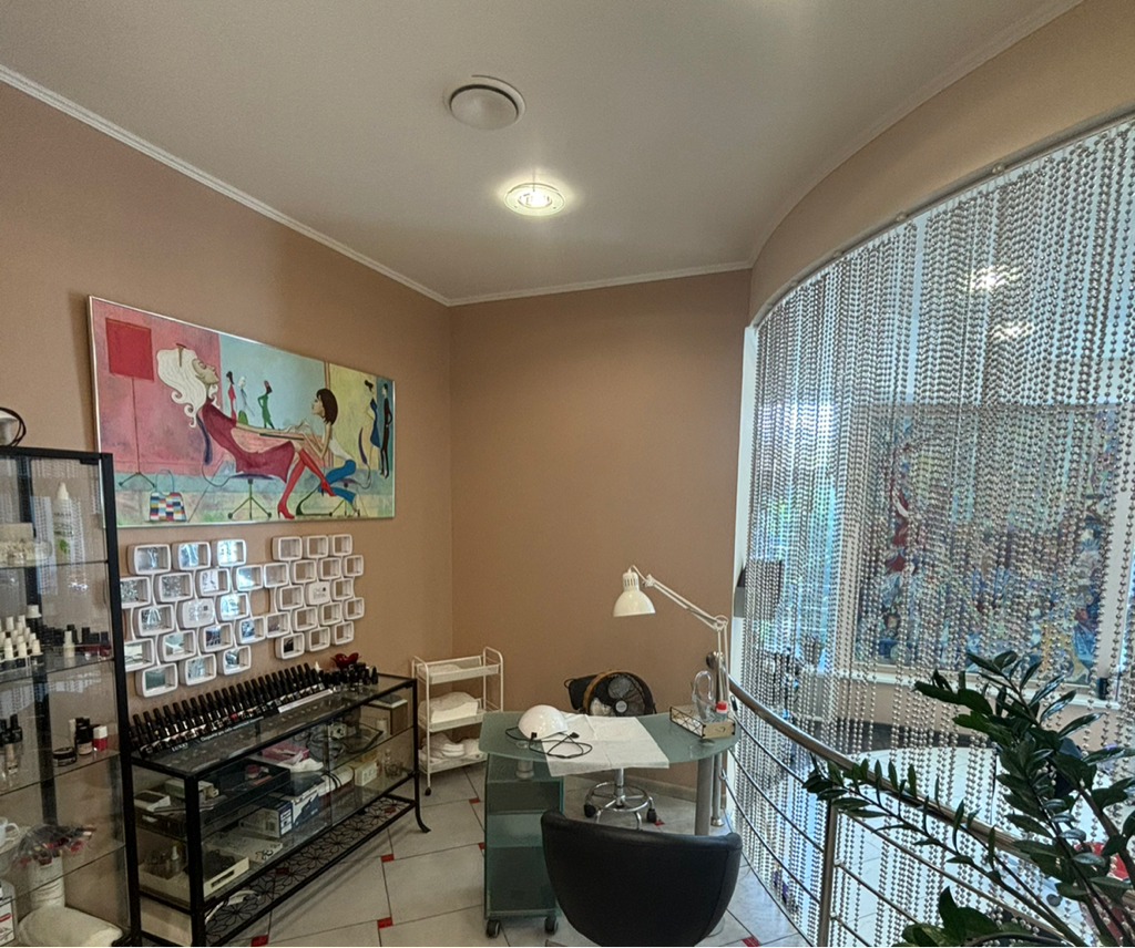 1 Маникюрное место