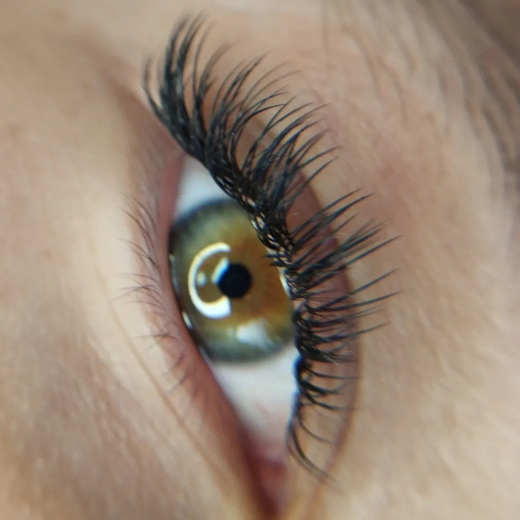 Мокрый эффект (наращивание)
стоимость зависит от объёма