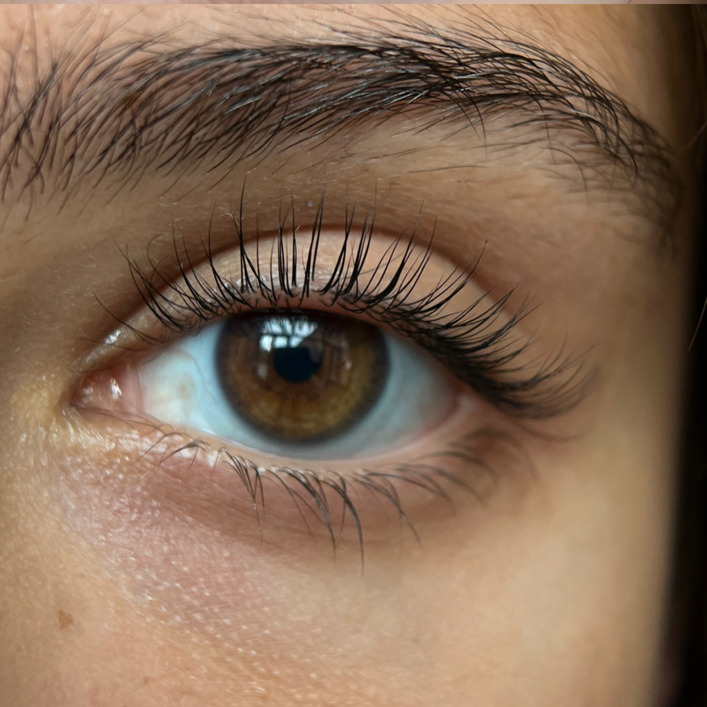 Ламинирование ресниц+окрашивание+проф.уход