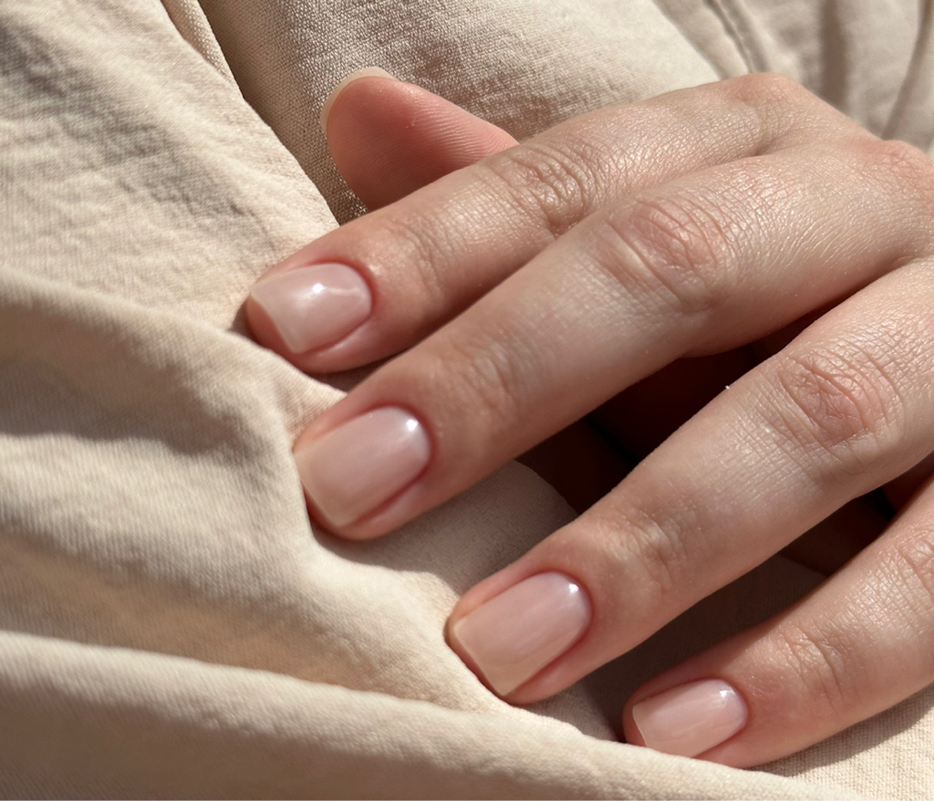 Маникюр с однотонным покрытием