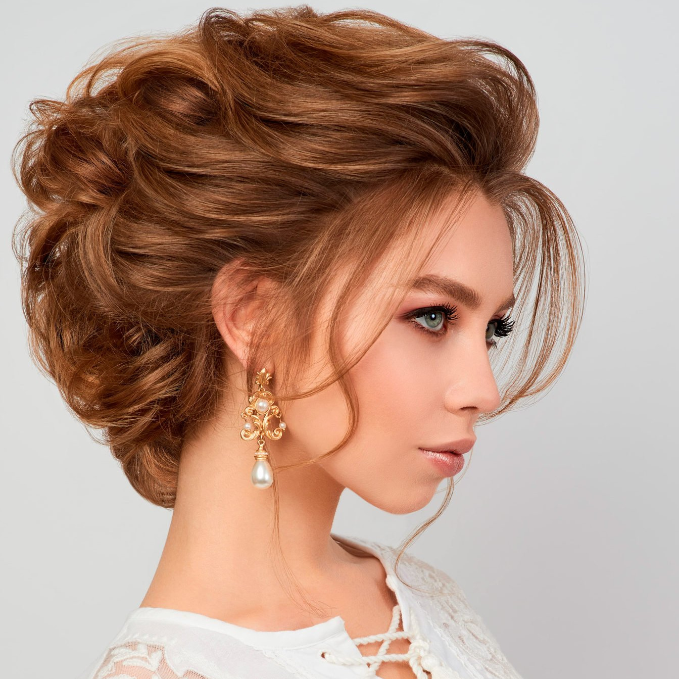 Вечерняя прическа (средние)