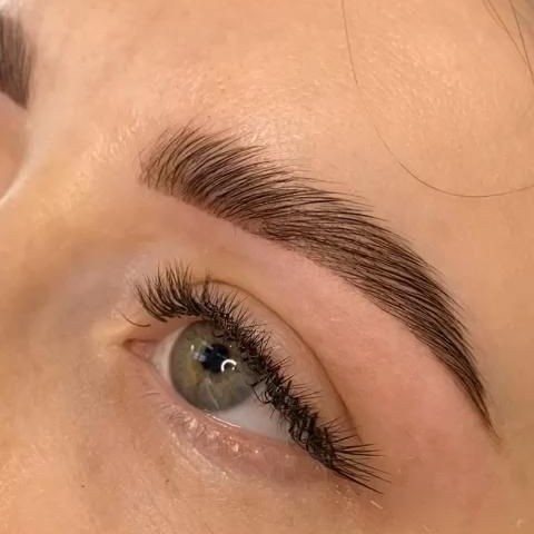 Brow&Lashes комплекс 
Коррекция и окрашивание бровей, окрашивание ресниц.