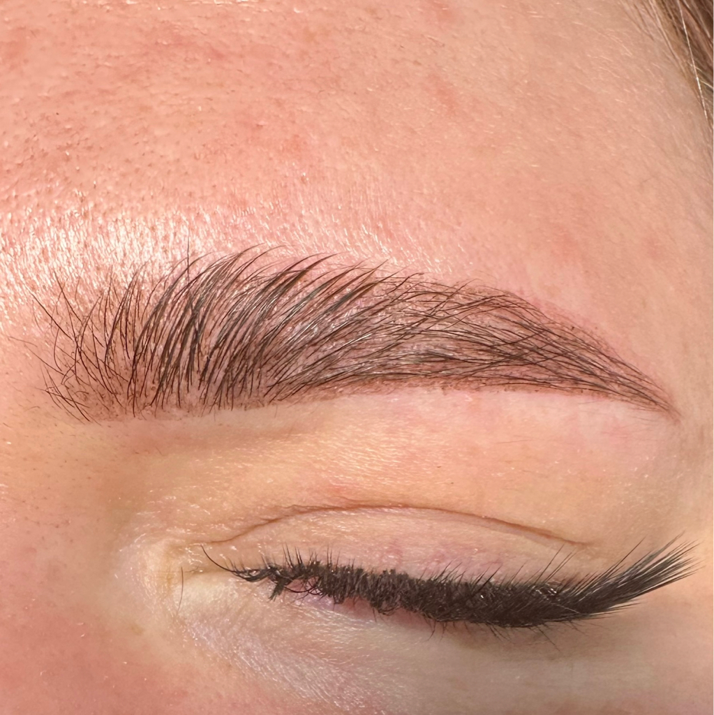 Оформление бровей