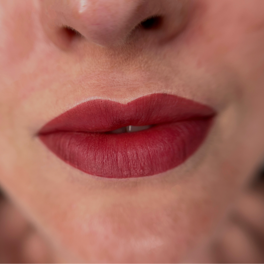 Перманентный макияж губ