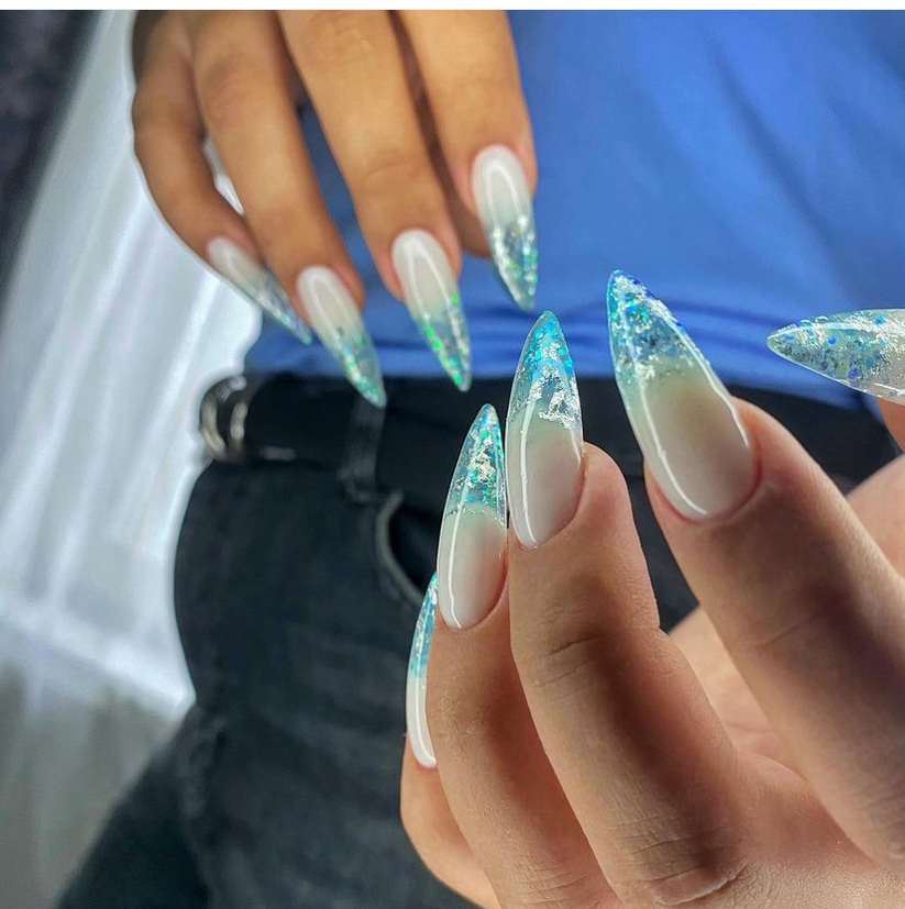 Наращивание ногтей