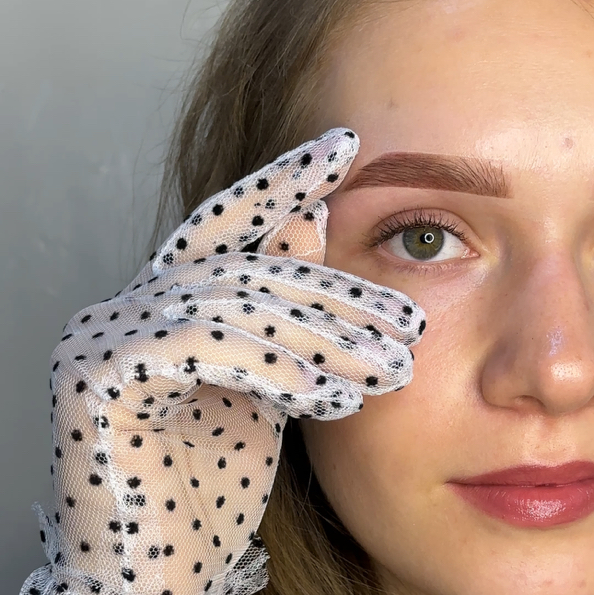 •Combo ( laminare sprancene , laminare gene si vopsire )
 •Комбо (ламинирование бровей,  ламинирование ресниц и окрашивание)