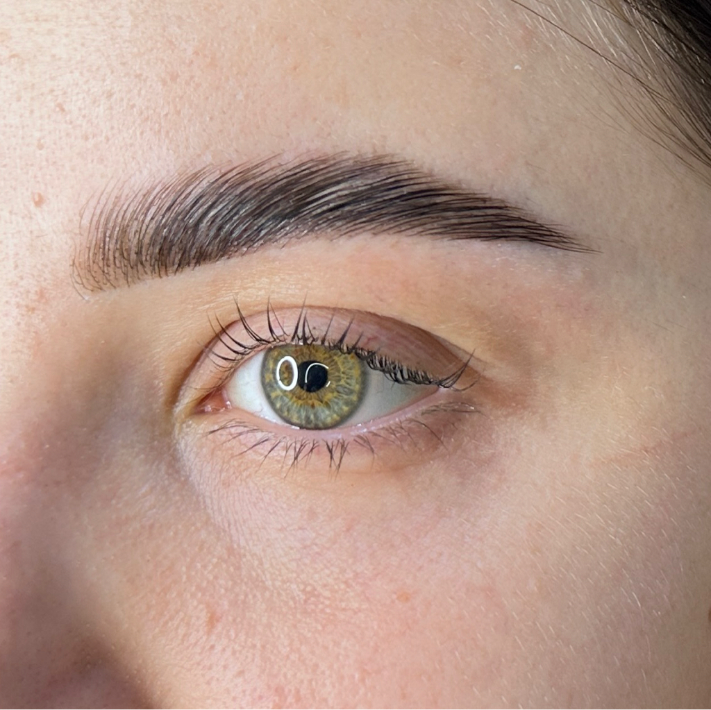 •Laminare gene si vopsire
• Ламинирование и окрашивание ресниц