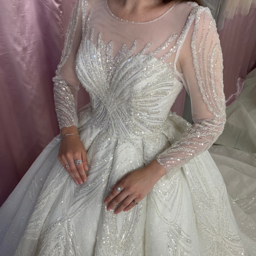 Примерка свадебного платья на прокат