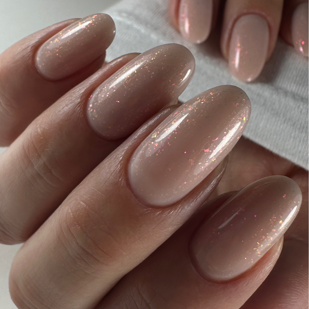 Коррекция натуральных ногтей,покрытие Luxio