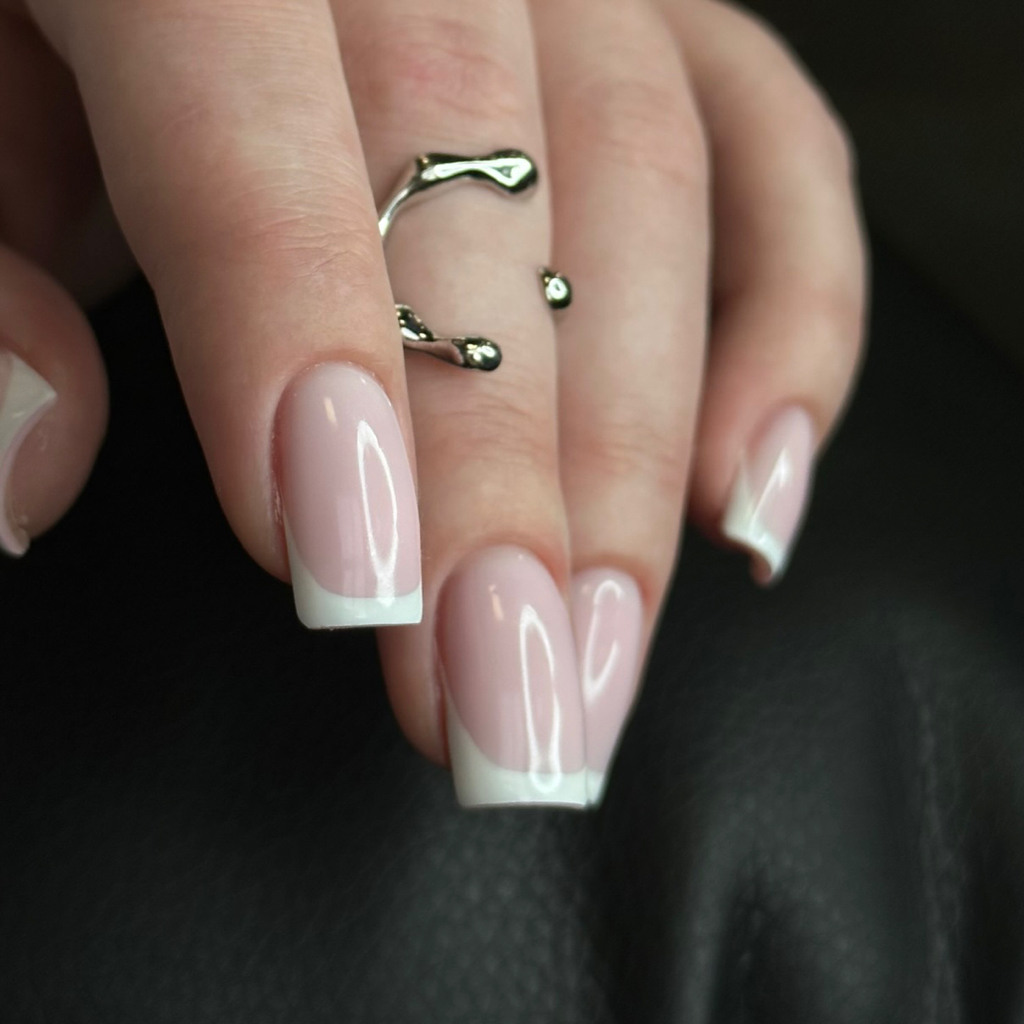 Маникюр Френч укрепление гелем