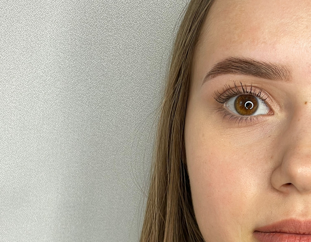 Коррекция бровей