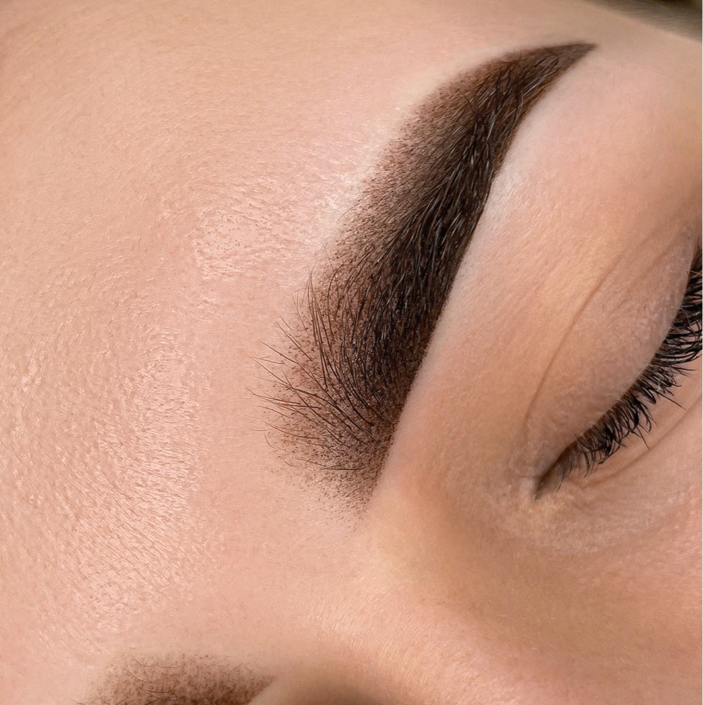 Перманентный макияж (брови)