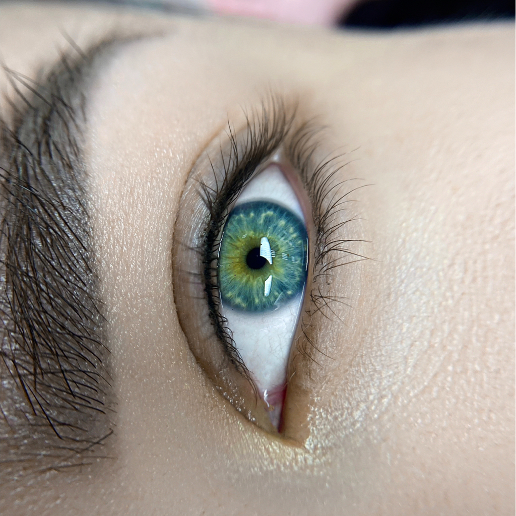 Коррекция перманентного макияжа межреснички