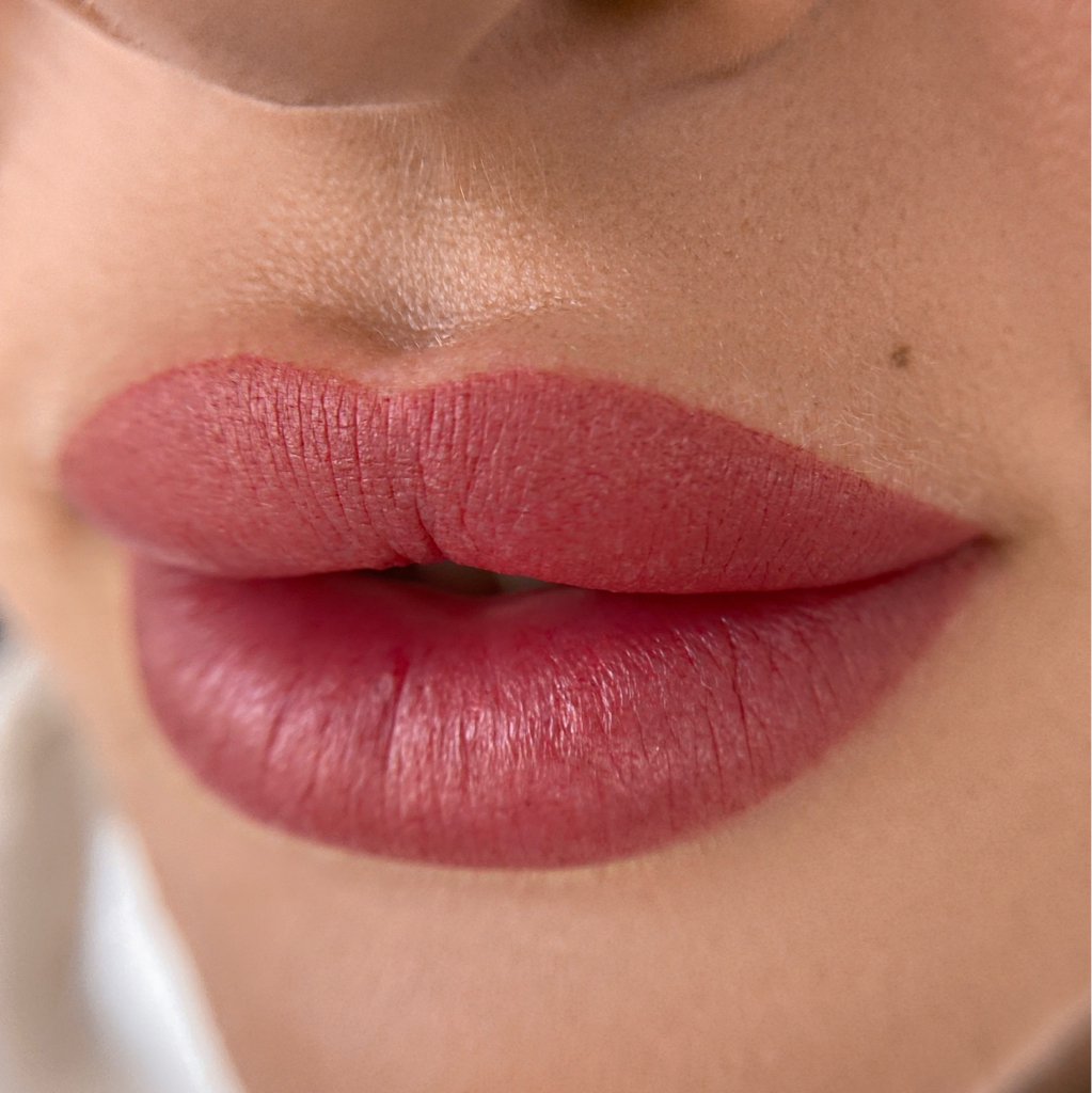 Перманентный макияж губ