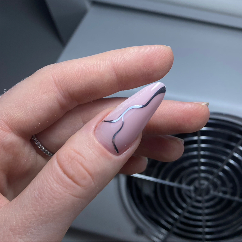 Наращивание одного сломанного ногтя