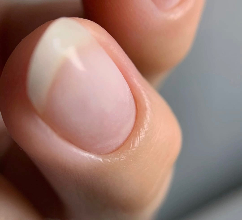 Маникюр с покрытием лак