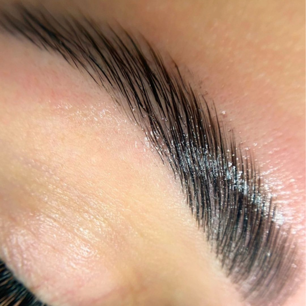 Ламинирование бровей